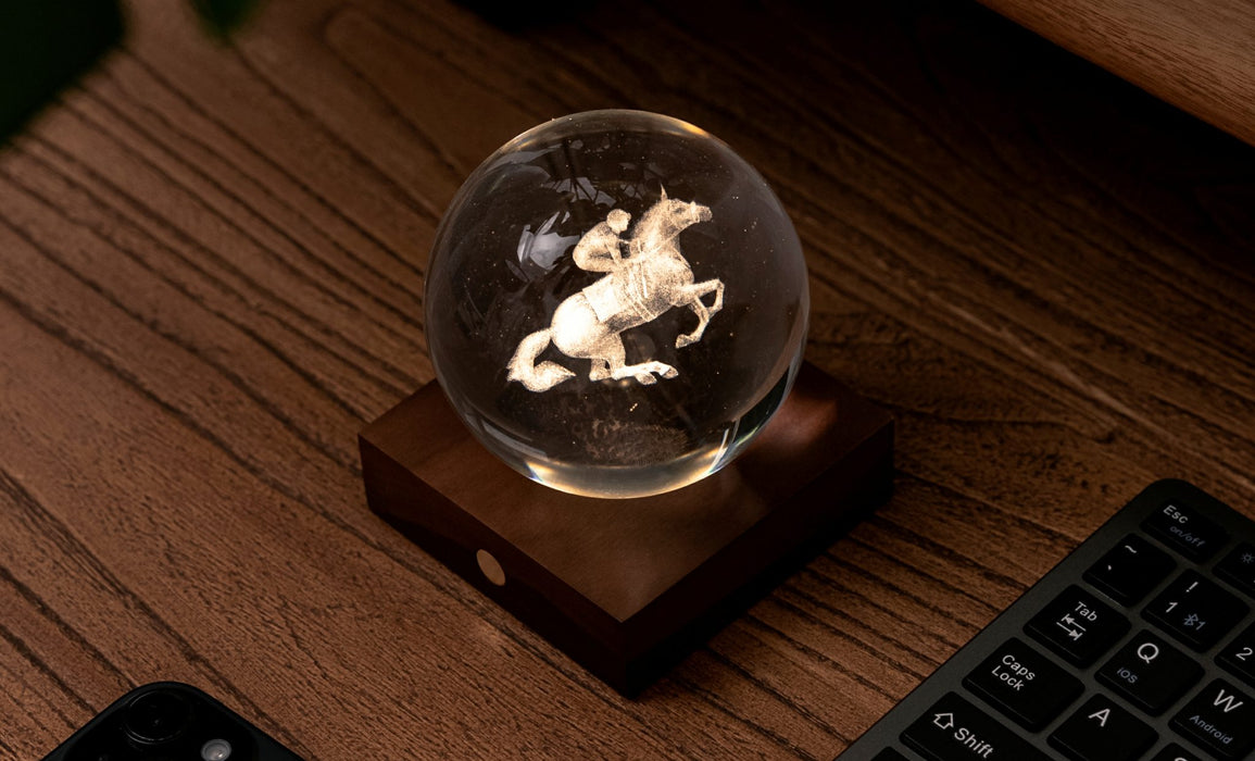 Gingko Amber Crystal Light - Horse Racing