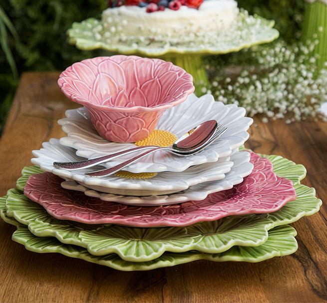 Bordallo Pinheiro Maria Flor, Fruit Plate Hollyhock (23cm) | {{ collection.title }}